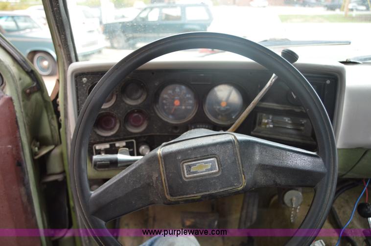 image for item I2949 1986 Chevrolet K5 Blazer SUV