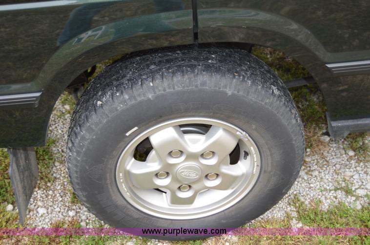 image for item I2951 1995 Land Rover Discovery SUV