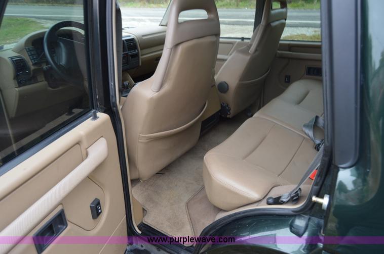 image for item I2951 1995 Land Rover Discovery SUV