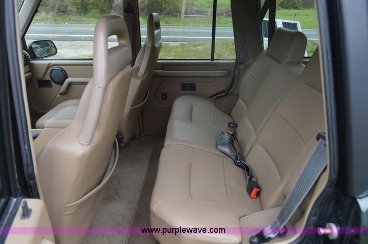 image for item I2951 1995 Land Rover Discovery SUV
