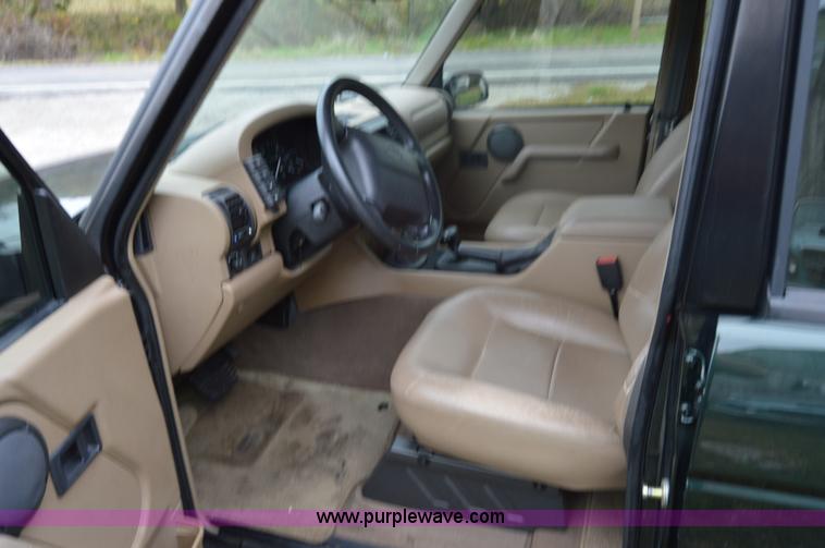 image for item I2951 1995 Land Rover Discovery SUV