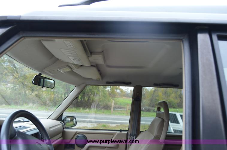 image for item I2951 1995 Land Rover Discovery SUV