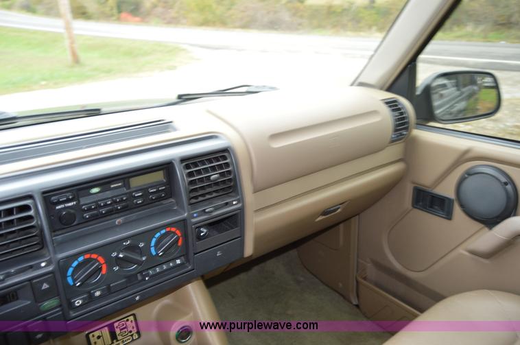 image for item I2951 1995 Land Rover Discovery SUV
