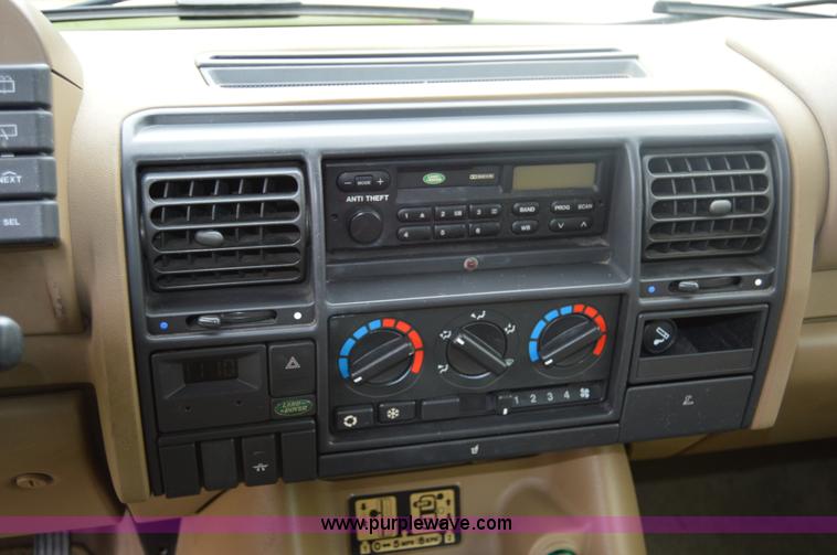 image for item I2951 1995 Land Rover Discovery SUV