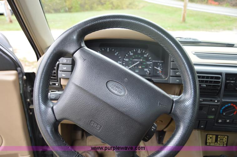 image for item I2951 1995 Land Rover Discovery SUV
