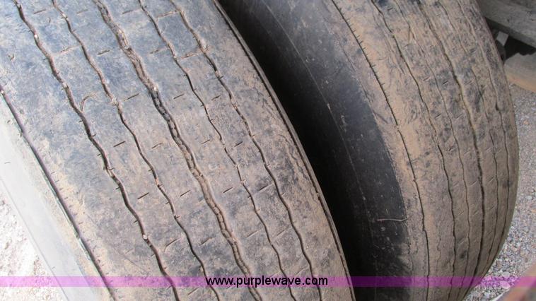 image for item I3186 1997 Transcraft TL2000 flatbed trailer