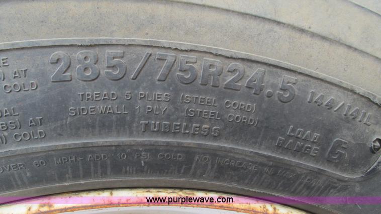 image for item I3186 1997 Transcraft TL2000 flatbed trailer