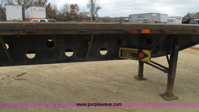 image for item I3186 1997 Transcraft TL2000 flatbed trailer