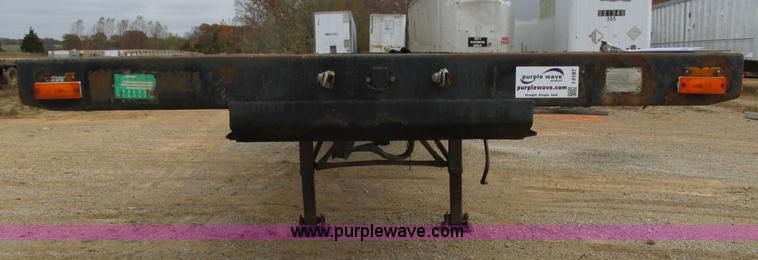 image for item I3187 1997 Transcraft TL2000 flatbed trailer