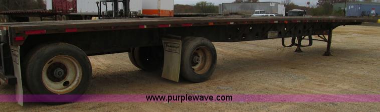 image for item I3187 1997 Transcraft TL2000 flatbed trailer