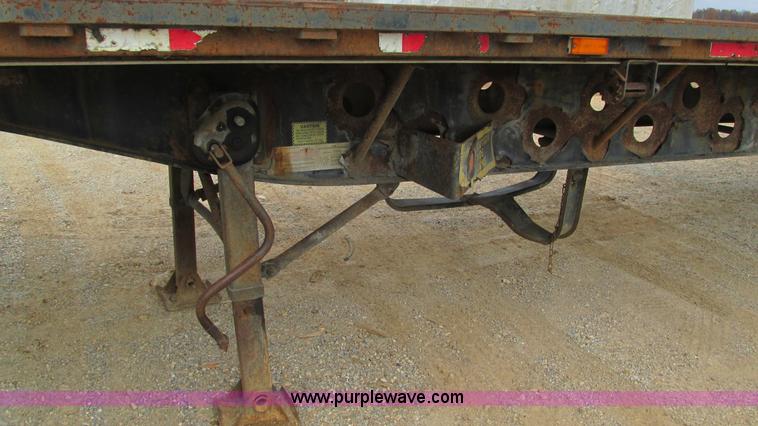 image for item I3187 1997 Transcraft TL2000 flatbed trailer