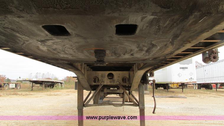 image for item I3187 1997 Transcraft TL2000 flatbed trailer