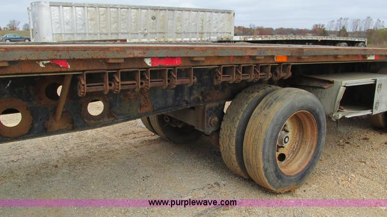 image for item I3187 1997 Transcraft TL2000 flatbed trailer