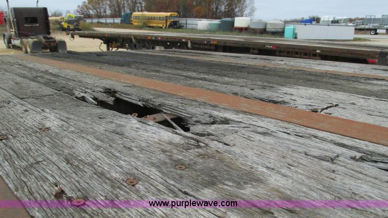 image for item I3187 1997 Transcraft TL2000 flatbed trailer