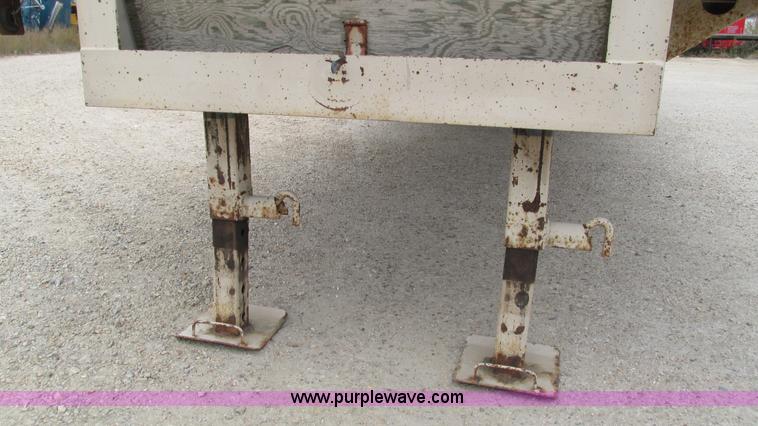 image for item I3189 1995 Fleet gooseneck trailer