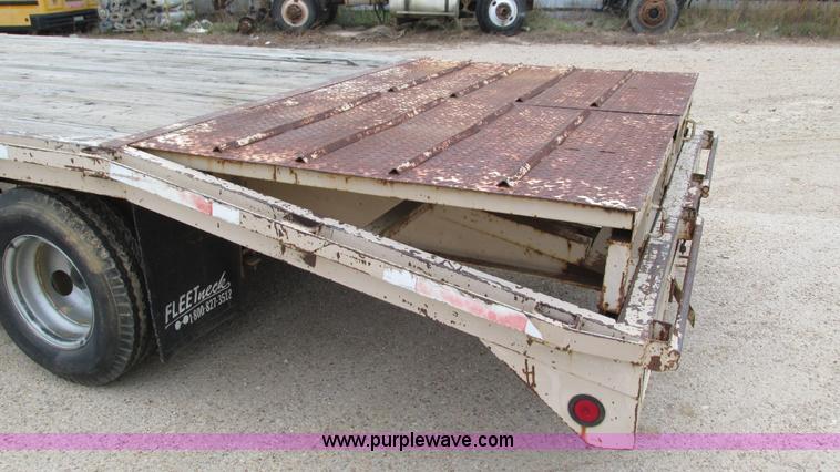 image for item I3189 1995 Fleet gooseneck trailer