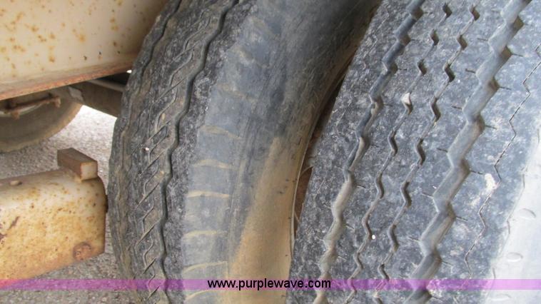 image for item I3189 1995 Fleet gooseneck trailer