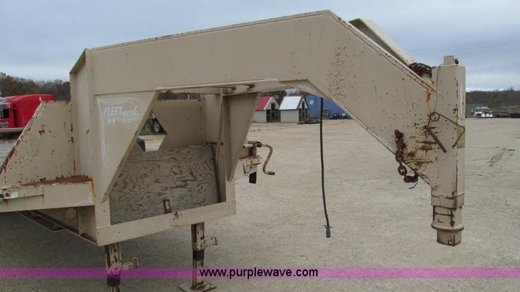 image for item I3189 1995 Fleet gooseneck trailer