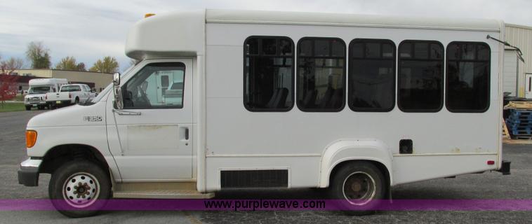 image for item I3194 2005 Ford F350 Goeshen coach bus