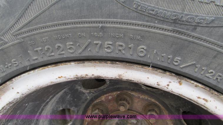 image for item I3194 2005 Ford F350 Goeshen coach bus