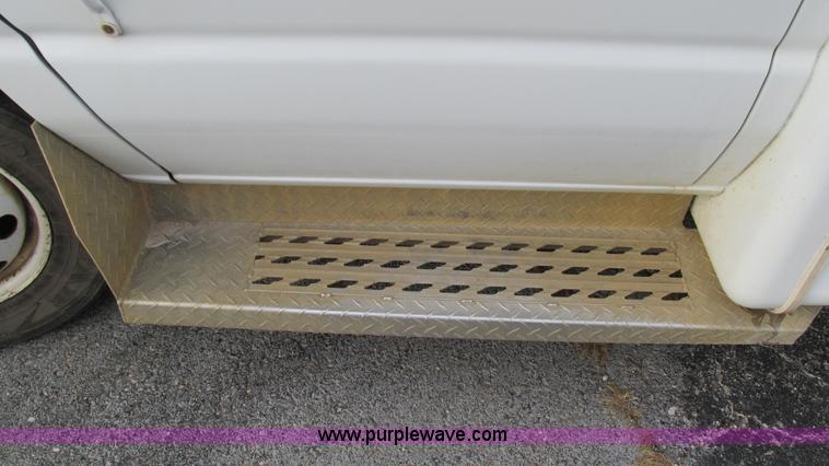 image for item I3194 2005 Ford F350 Goeshen coach bus