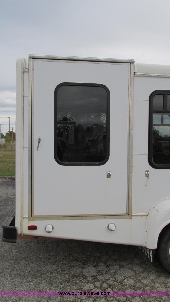 image for item I3194 2005 Ford F350 Goeshen coach bus