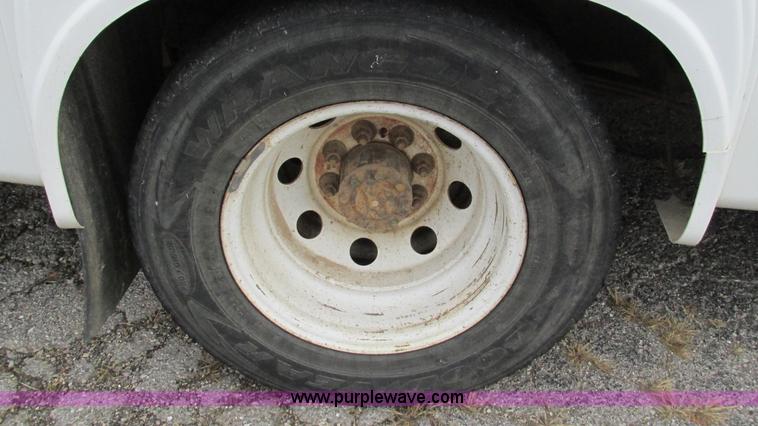 image for item I3194 2005 Ford F350 Goeshen coach bus