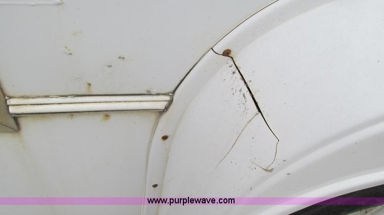 image for item I3194 2005 Ford F350 Goeshen coach bus