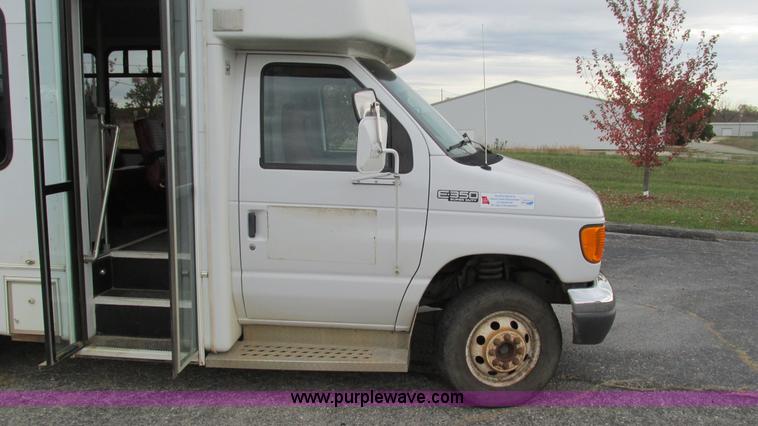 image for item I3194 2005 Ford F350 Goeshen coach bus