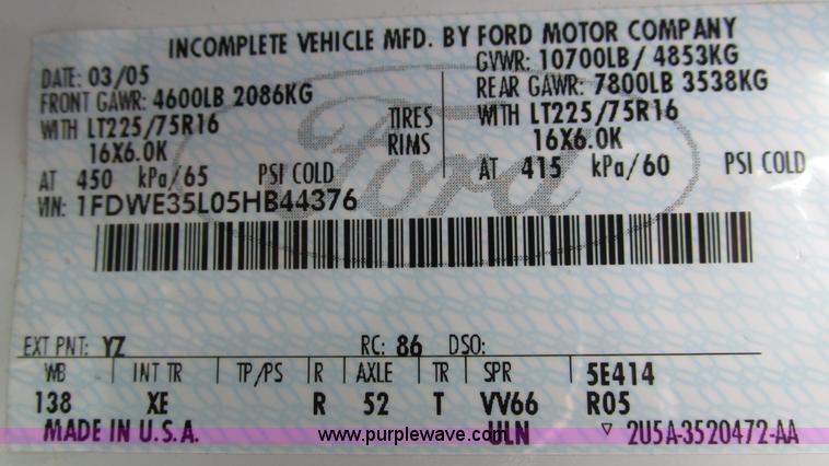 image for item I3194 2005 Ford F350 Goeshen coach bus