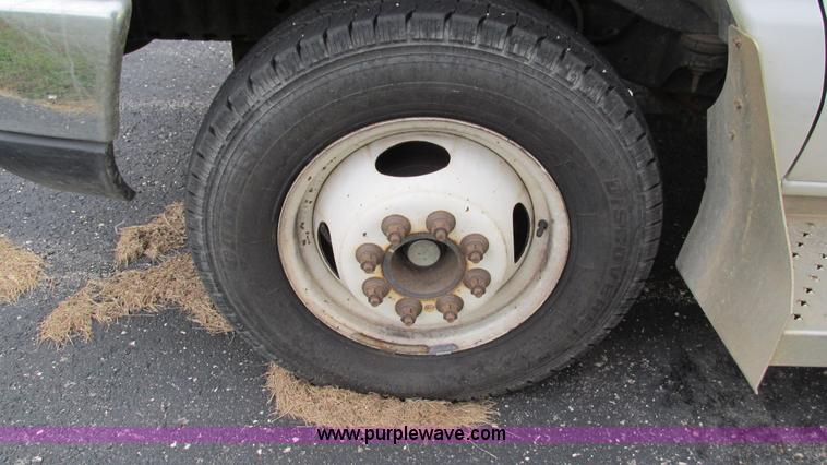 image for item I3195 2008 Ford E450 Starcraft coach bus