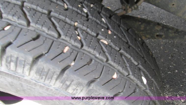 image for item I3195 2008 Ford E450 Starcraft coach bus