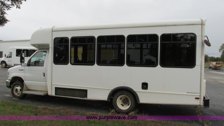 image for item I3195 2008 Ford E450 Starcraft coach bus