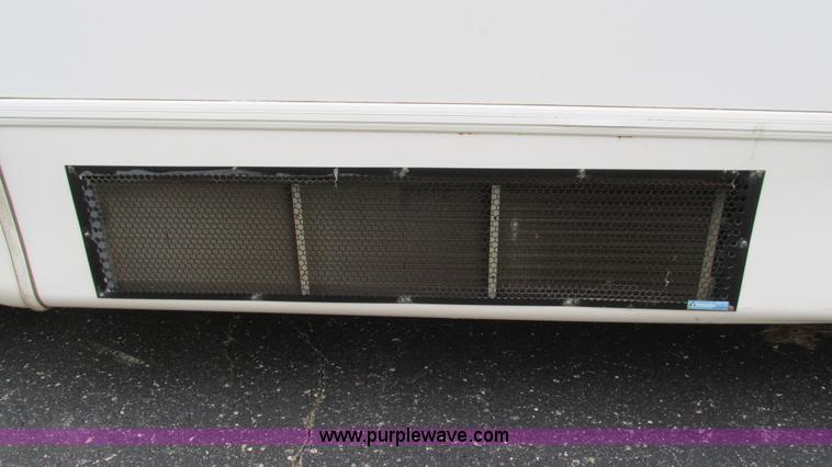 image for item I3195 2008 Ford E450 Starcraft coach bus