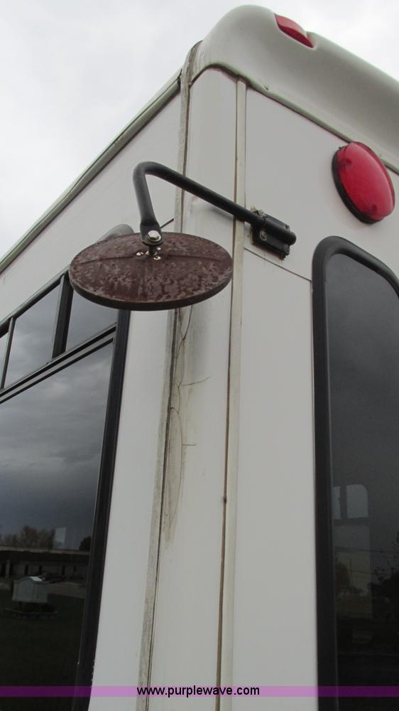 image for item I3195 2008 Ford E450 Starcraft coach bus