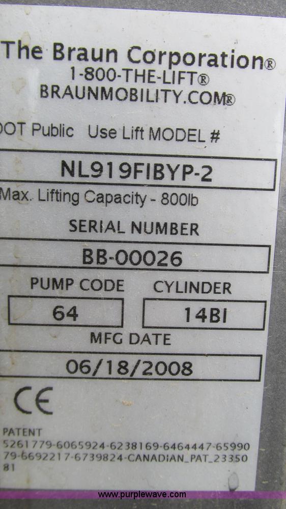 image for item I3195 2008 Ford E450 Starcraft coach bus