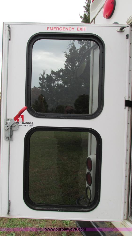 image for item I3195 2008 Ford E450 Starcraft coach bus