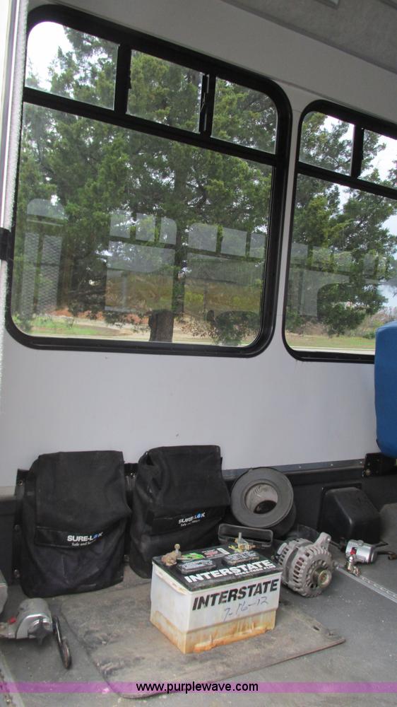 image for item I3195 2008 Ford E450 Starcraft coach bus