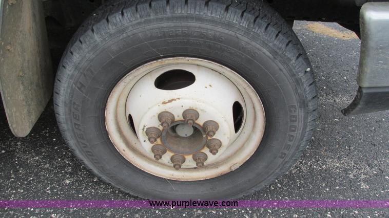 image for item I3195 2008 Ford E450 Starcraft coach bus