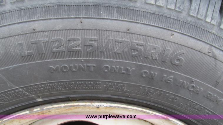 image for item I3195 2008 Ford E450 Starcraft coach bus