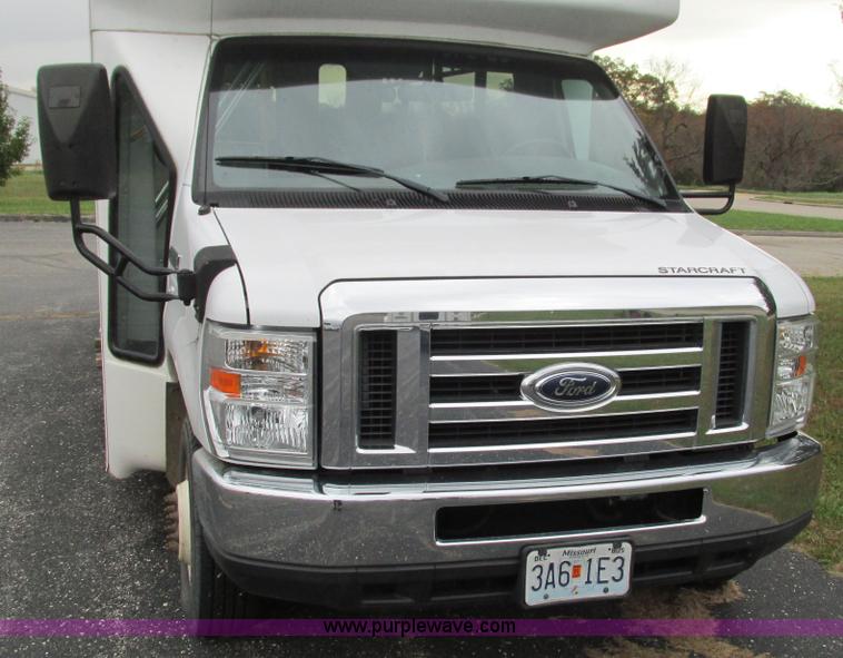 image for item I3195 2008 Ford E450 Starcraft coach bus