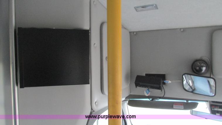 image for item I3195 2008 Ford E450 Starcraft coach bus