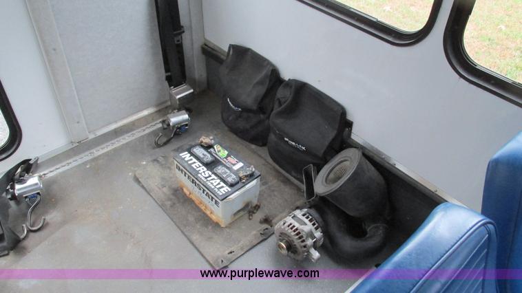 image for item I3195 2008 Ford E450 Starcraft coach bus