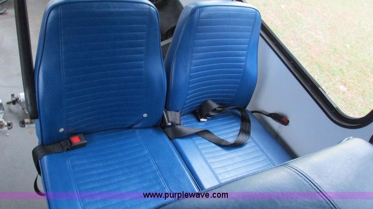 image for item I3195 2008 Ford E450 Starcraft coach bus