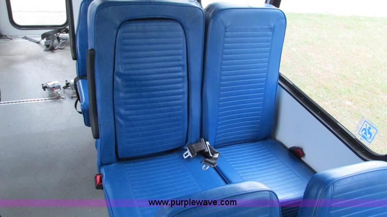 image for item I3195 2008 Ford E450 Starcraft coach bus