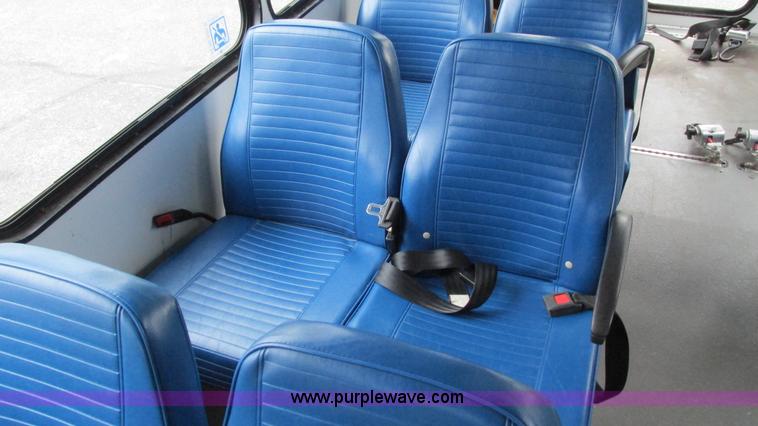 image for item I3195 2008 Ford E450 Starcraft coach bus