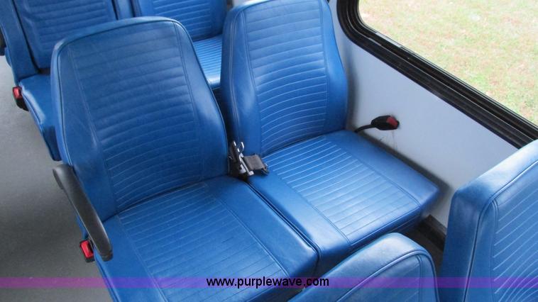 image for item I3195 2008 Ford E450 Starcraft coach bus