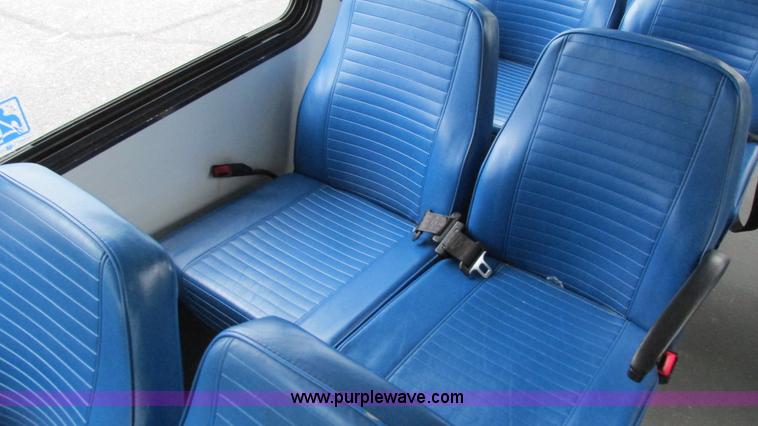 image for item I3195 2008 Ford E450 Starcraft coach bus