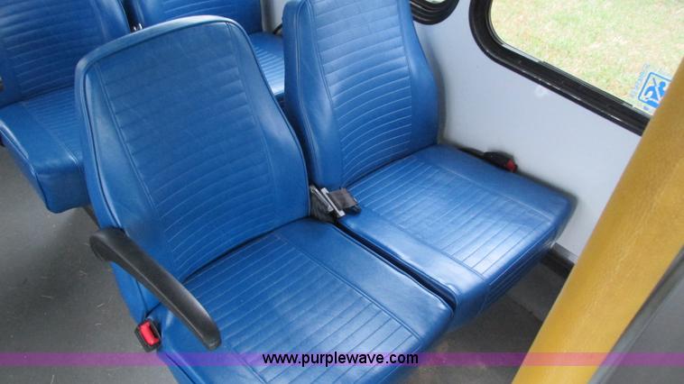 image for item I3195 2008 Ford E450 Starcraft coach bus