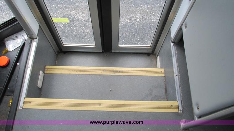 image for item I3195 2008 Ford E450 Starcraft coach bus